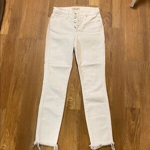 Madewell  10” high rise skinny white jeans with frayed hem Size 24